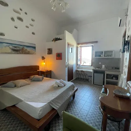 Hotel Burgos Barrio Naxos City