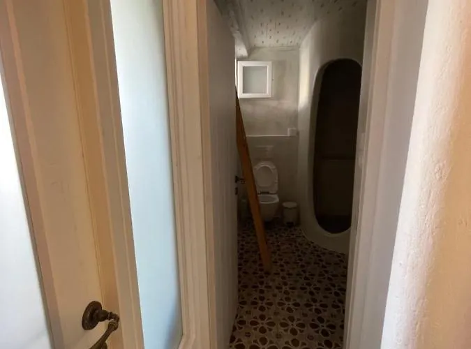 Otel Burgos Barrio Naxos City