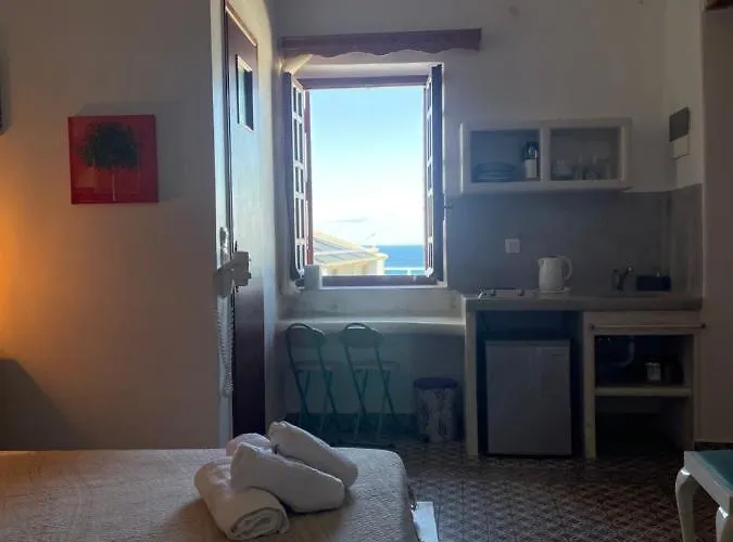 Burgos Barrio Otel Naxos City