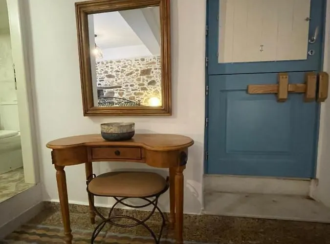 Burgos Barrio Otel Naxos City