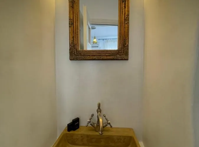 Hotel Burgos Barrio *