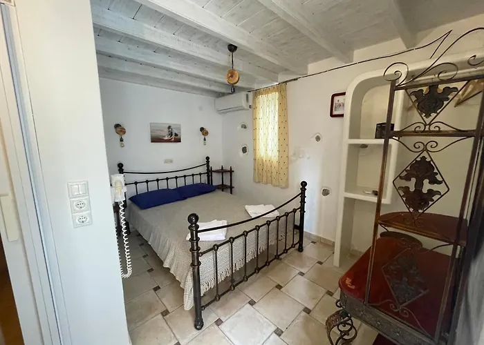 Otel Burgos Barrio Naxos City